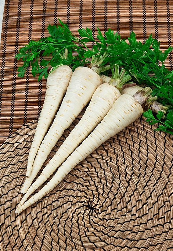 Петрушка корневая Сахарная 3 гр б.п.